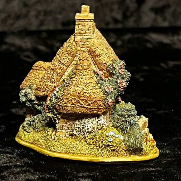 Lilliput Lane -Tuppenny Bun - England Collection - Picture 12 of 12